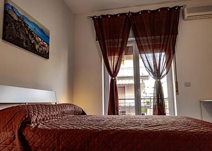 Alojamento de Acomodação e Pequeno-almoço Bed End Breakfast Mediterraneo 4*